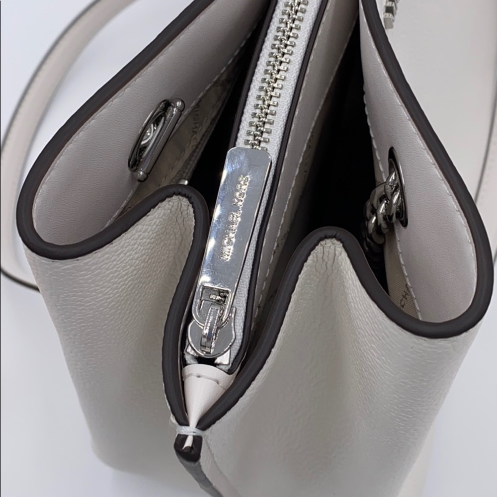 MICHAEL KORS TEAGEN LARGE LONG DROP SATCHEL WHITE - Picture 12 of 13